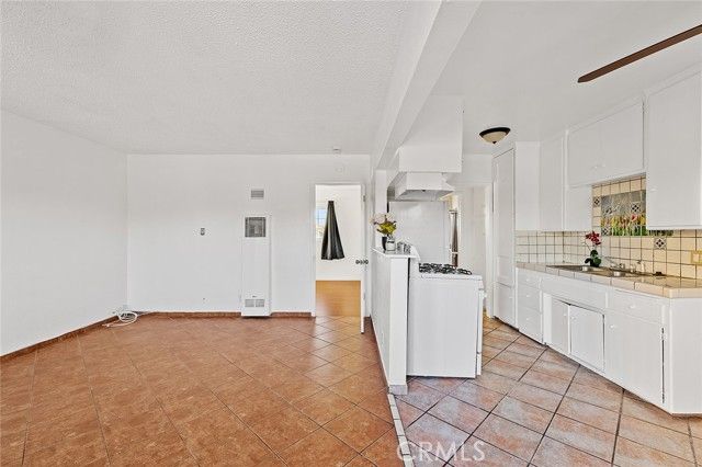 330 W Laurel Street C, Compton, CA 90220