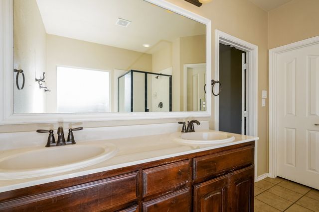 10909 Braemoor Drive, Fort Worth, TX 76052