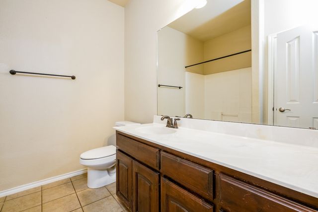 10909 Braemoor Drive, Fort Worth, TX 76052