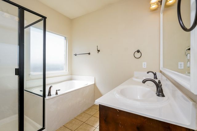 10909 Braemoor Drive, Fort Worth, TX 76052