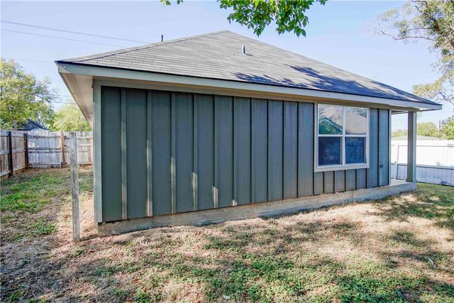 811 Dansby Street, Bryan, TX 77803