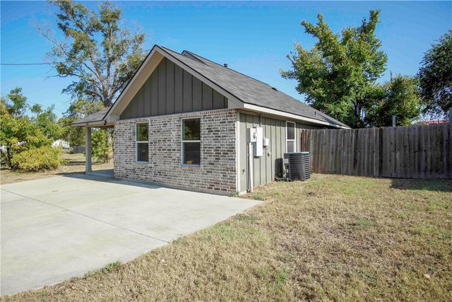 811 Dansby Street, Bryan, TX 77803