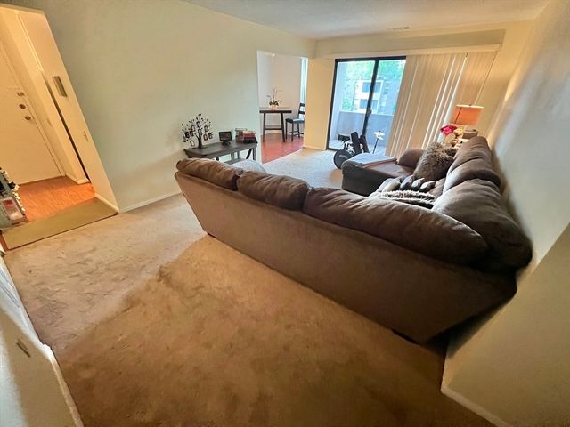 2 Shrewsbury Green Dr I, Shrewsbury, MA 01545