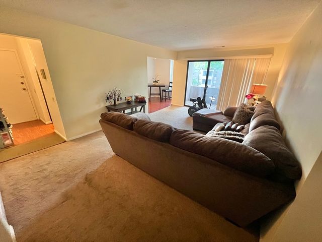 2 Shrewsbury Green Dr I, Shrewsbury, MA 01545