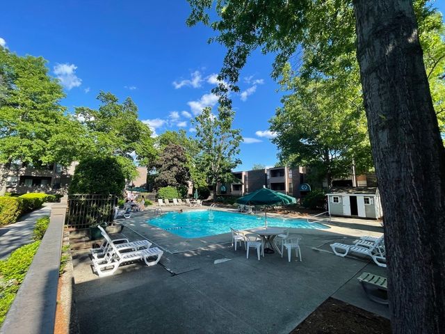 2 Shrewsbury Green Dr I, Shrewsbury, MA 01545