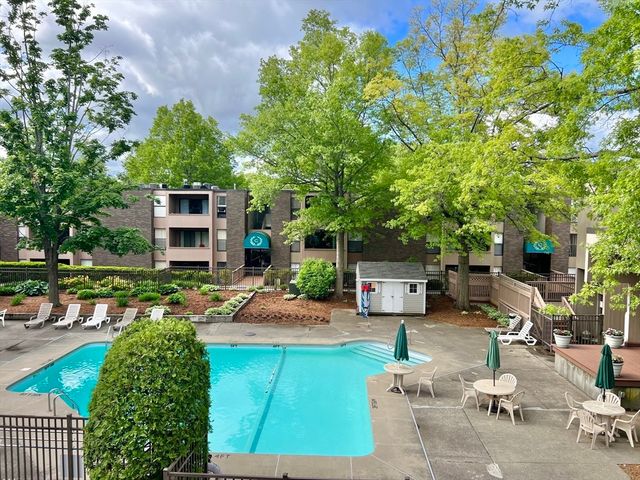 2 Shrewsbury Green Dr I, Shrewsbury, MA 01545