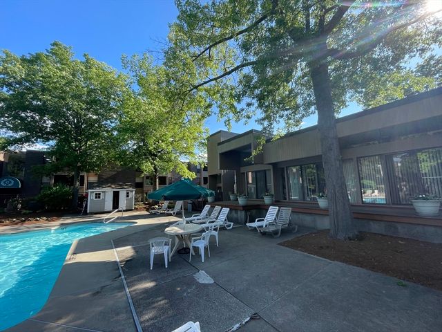 2 Shrewsbury Green Dr I, Shrewsbury, MA 01545