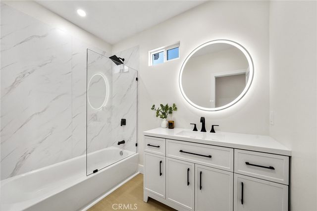 7513 Topeka, Reseda, CA 91335