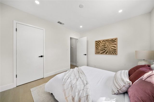 7513 Topeka, Reseda, CA 91335