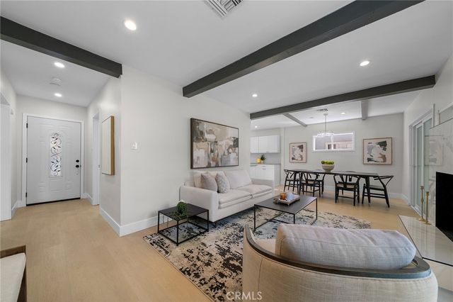 7513 Topeka, Reseda, CA 91335