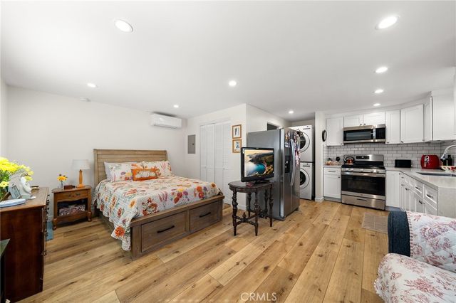7513 Topeka, Reseda, CA 91335