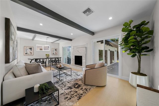 7513 Topeka, Reseda, CA 91335