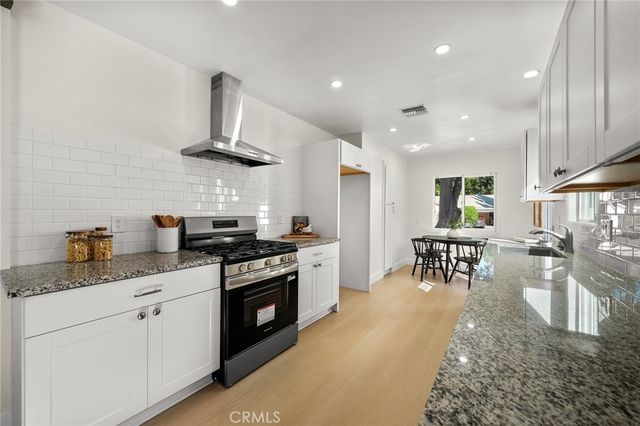 7513 Topeka, Reseda, CA 91335