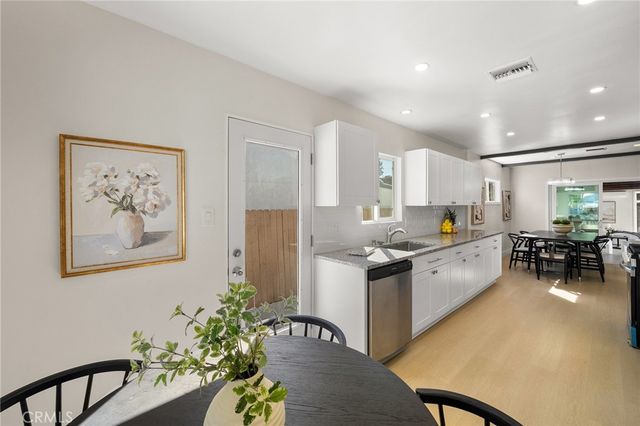 7513 Topeka, Reseda, CA 91335