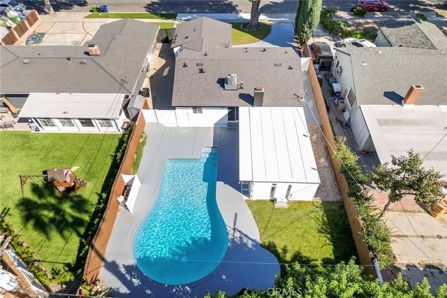 7513 Topeka, Reseda, CA 91335