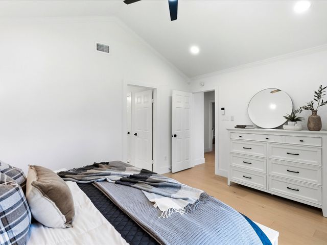 1220 Oxford Lane, Grapevine, TX 76051