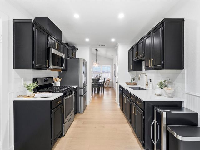 1220 Oxford Lane, Grapevine, TX 76051
