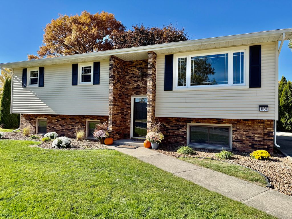 1950 Fairview Lane, Schererville, IN 46375