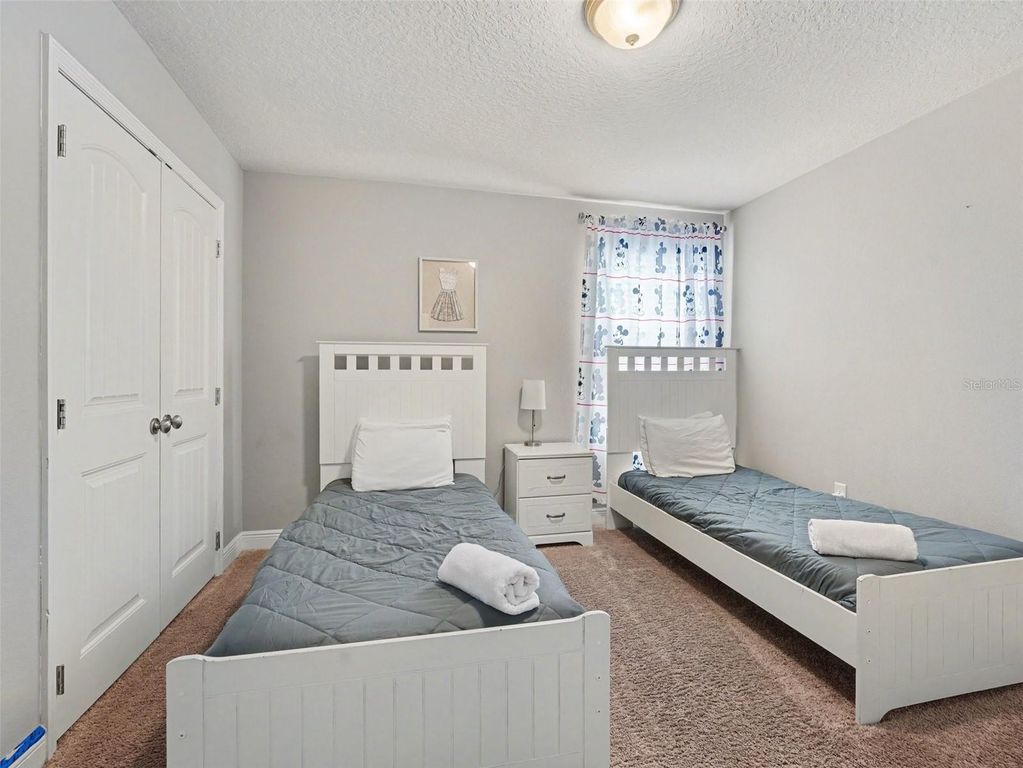 Image 20 of property listing at 4127 OAK TREE DRIVE, Davenport, FL 33837