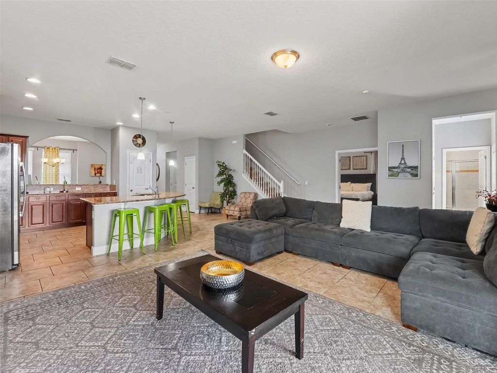 Image 3 of property listing at 4127 OAK TREE DRIVE, Davenport, FL 33837