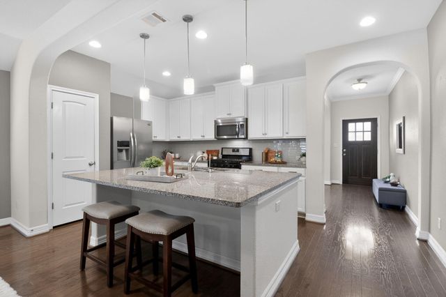 1041 Naranjo DR, Georgetown, TX 78628