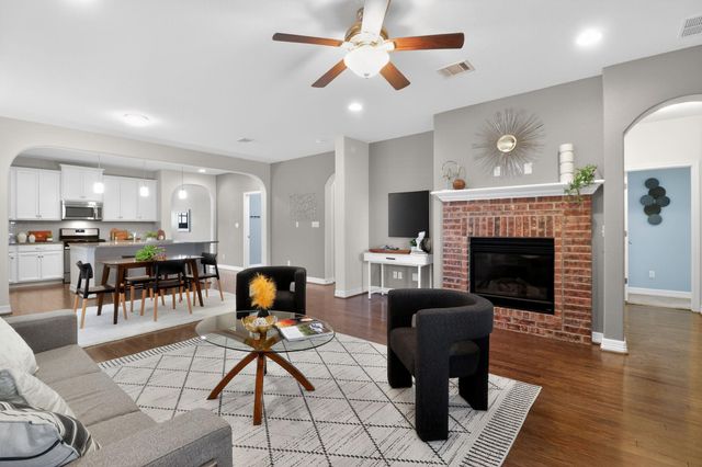 1041 Naranjo DR, Georgetown, TX 78628