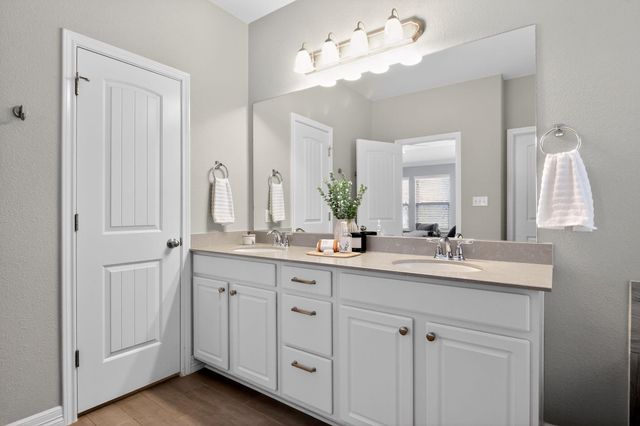 1041 Naranjo DR, Georgetown, TX 78628