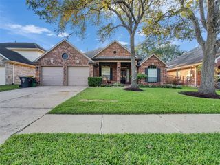 1306 Kingfisher Court S, Pearland, TX 77584
