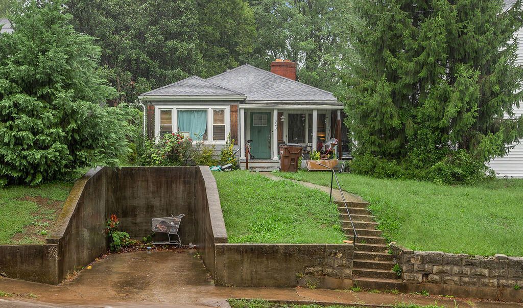 323 W High Street, Mt Sterling, KY 40353