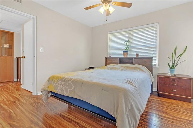 276 LAKEMOORE Drive NE E, Atlanta, GA 30342