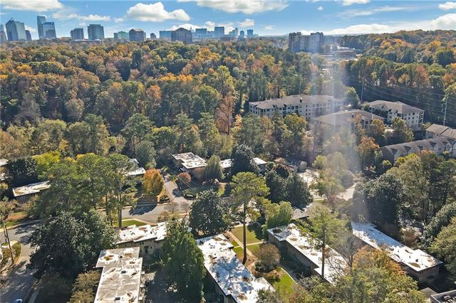 276 LAKEMOORE Drive NE E, Atlanta, GA 30342