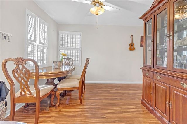 276 LAKEMOORE Drive NE E, Atlanta, GA 30342