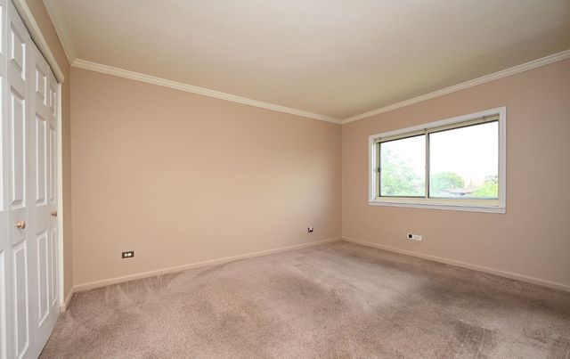 675 Grove Drive 409, Elk Grove Village, IL 60007