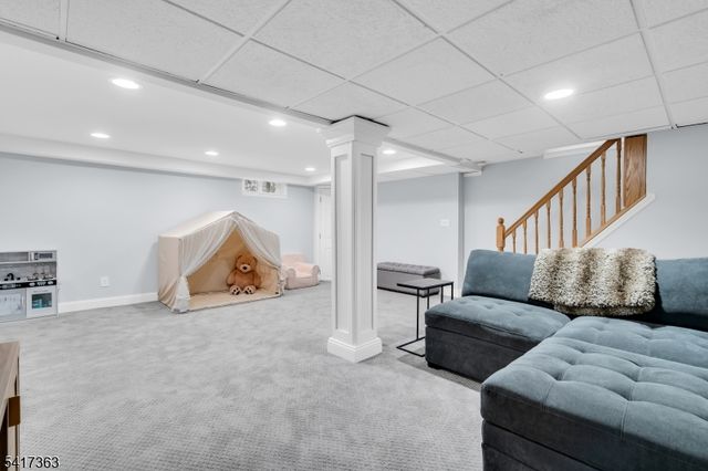 14 Edgewood Ter, Bridgewater Twp., NJ 08807