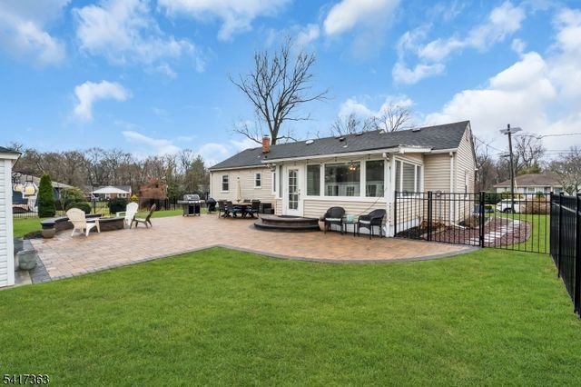 14 Edgewood Ter, Bridgewater Twp., NJ 08807