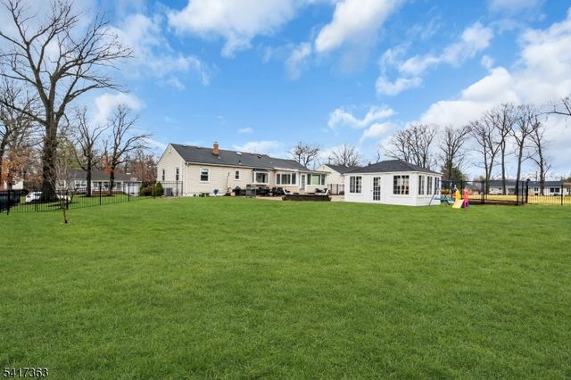 14 Edgewood Ter, Bridgewater Twp., NJ 08807