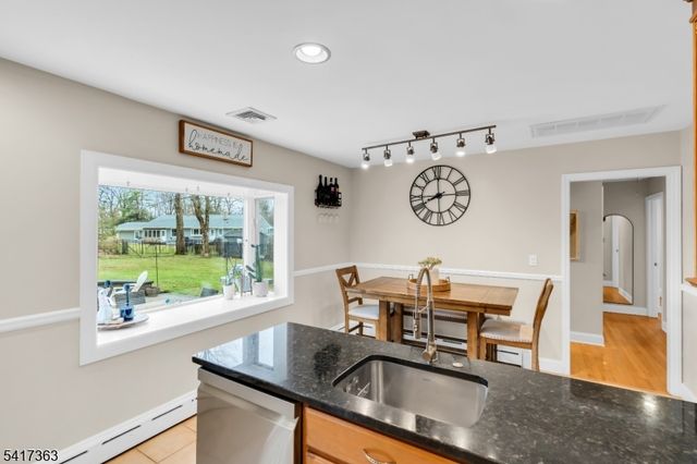 14 Edgewood Ter, Bridgewater Twp., NJ 08807