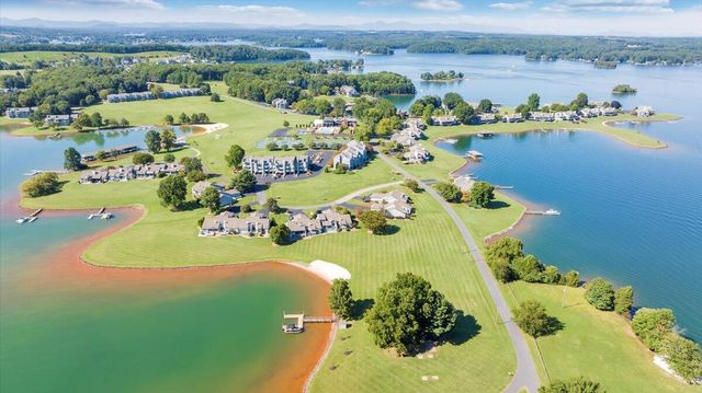 45 Sailors Cove Dr Unit 802, Moneta, VA 24121