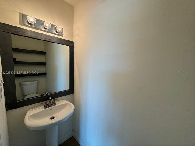 529 NE 62nd St 404, Miami, FL 33138