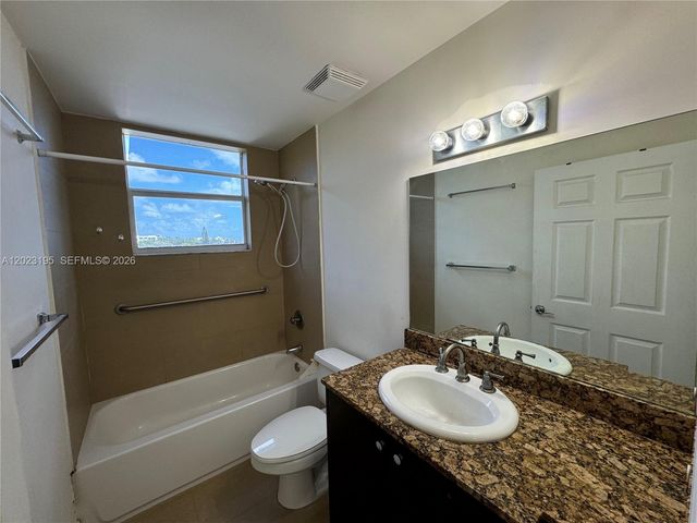 529 NE 62nd St 404, Miami, FL 33138