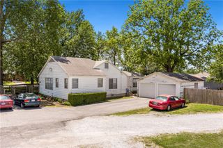 1380 Butterfield Coach Road, Springdale, AR 72764