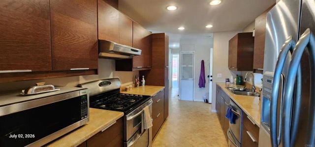 245 W Bobier Drive 06, Vista, CA 92083