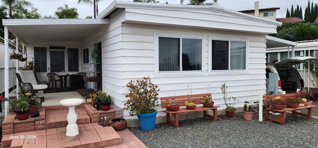 245 W Bobier Drive 06, Vista, CA 92083