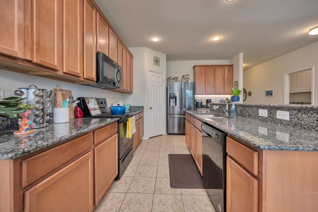 8105 Kurgan Trail, Fort Worth, TX 76131 — photo 2