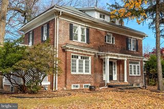 10 WHITTIER AVENUE, Trenton, NJ 08618