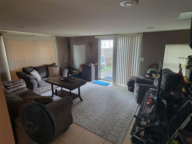 8446 WAVERLY ROAD N, St Petersburg, FL 33702