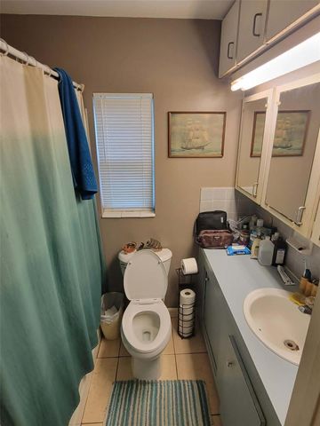 8446 WAVERLY ROAD N, St Petersburg, FL 33702