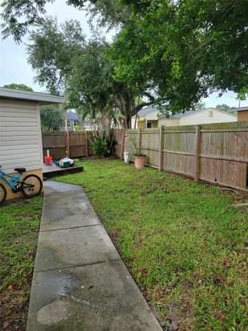 8446 WAVERLY ROAD N, St Petersburg, FL 33702