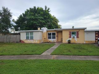 8446 WAVERLY ROAD N, St Petersburg, FL 33702