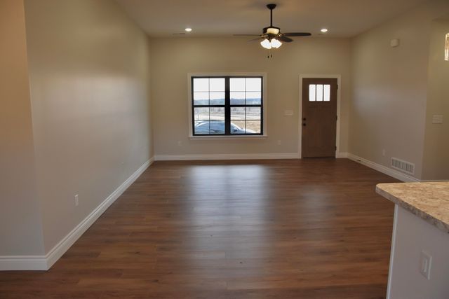 16600 KLINTON DR, Boonville, MO 65233